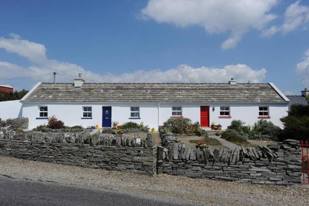 Red Stonecutters Cottage, Doolin Carrowauff Luaran gambar