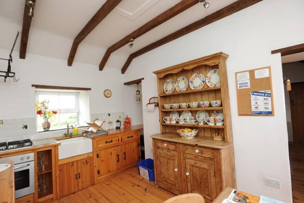 Red Stonecutters Cottage, Doolin Carrowauff Luaran gambar