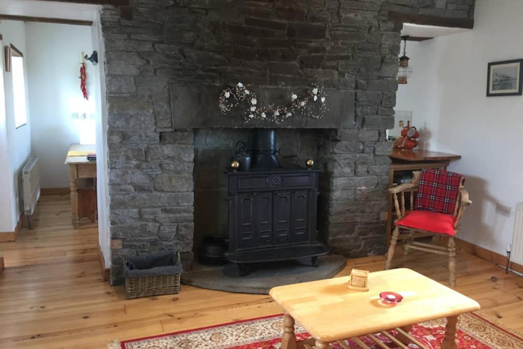 Red Stonecutters Cottage, Doolin Carrowauff Luaran gambar